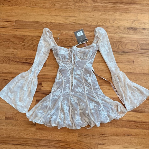 House of CB - Analissa - Vintage Cream Lace Corset Dress - Picture 4 of 9